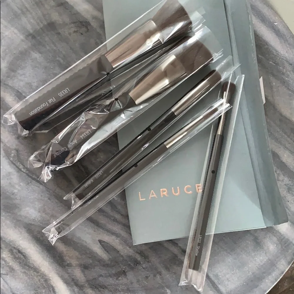 Laruce Essentials Brush Set in Black